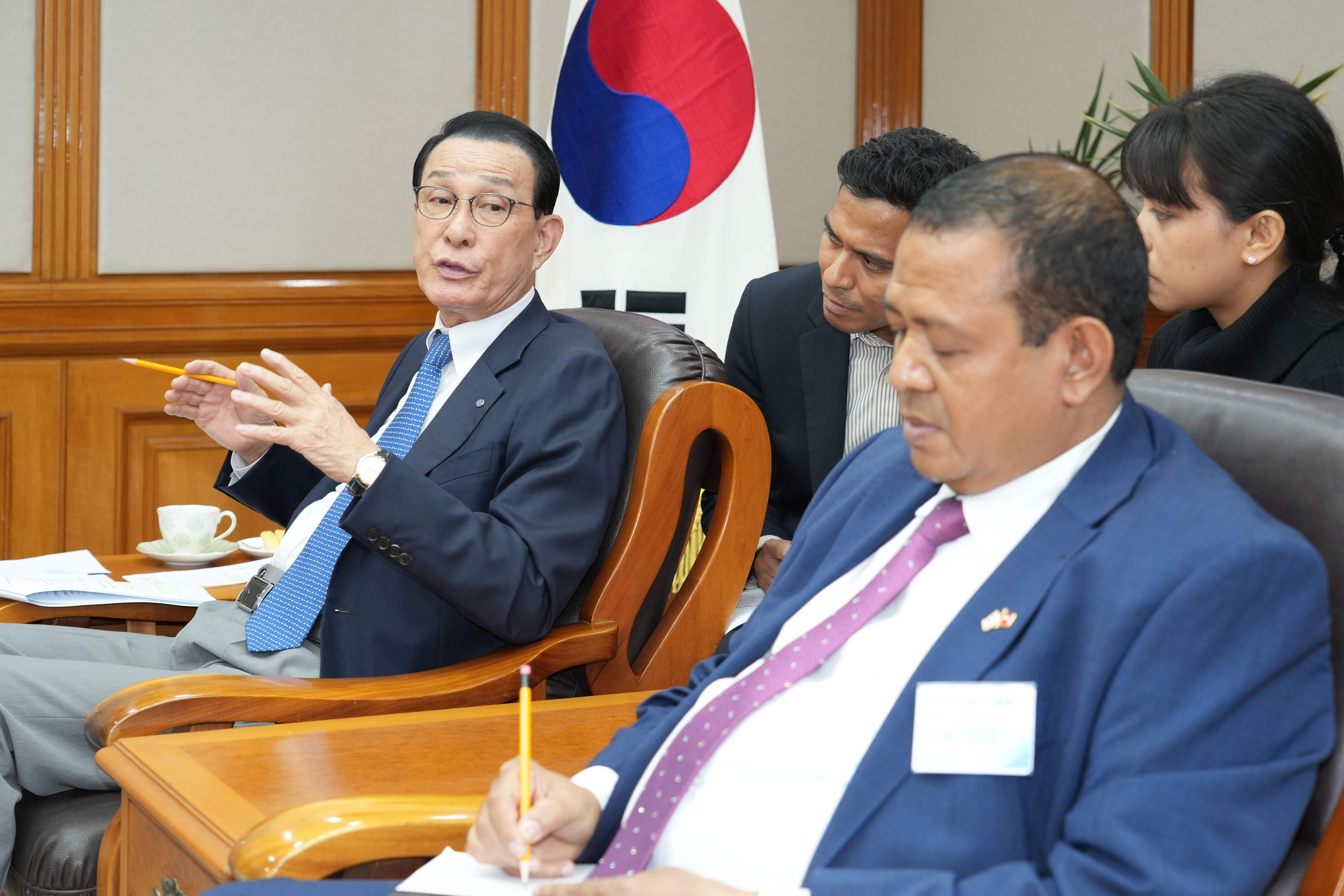 20251014 동티모르 대표단 면담 (2).jpg 첨부 이미지